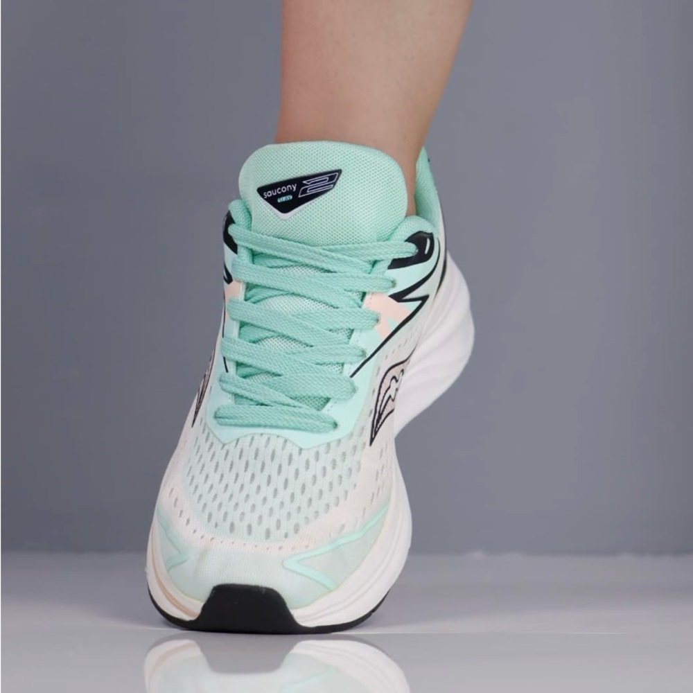 👟 Saucony Endorphin Women’s Running Shoes 👟 - Picture 2 of 8